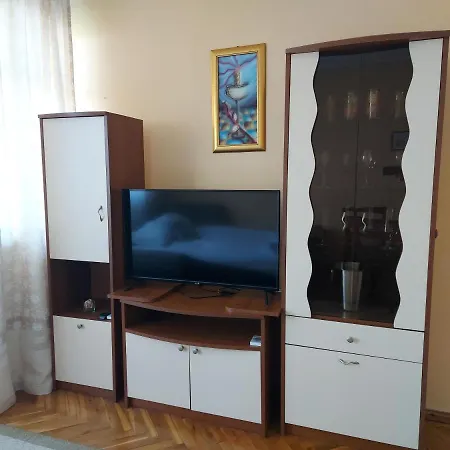 Summer Μπουργκάς